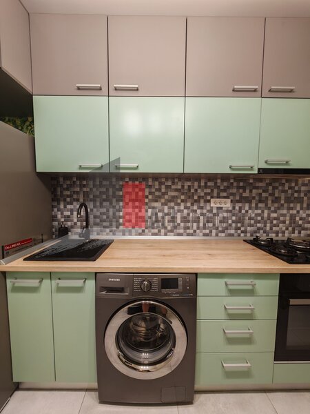 Pacii, apartament cu 2 camere de vanzare, cu centrala, mobilat si utilat.