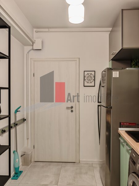 Pacii, apartament cu doua camere de vanzare, cu centrala, mobilat si utilat.